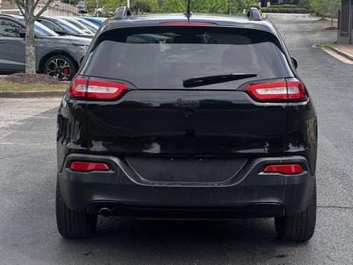 Diamond Black Crystal Pearlcoat 2018 Jeep Cherokee Latitude