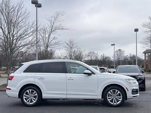2019 Audi Q7 55 Premium Plus