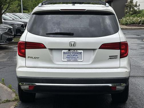 White Diamond Pearl 2018 Honda Pilot Touring