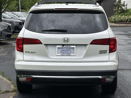 White Diamond Pearl 2018 Honda Pilot Touring