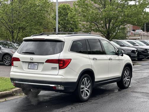 White Diamond Pearl 2018 Honda Pilot Touring