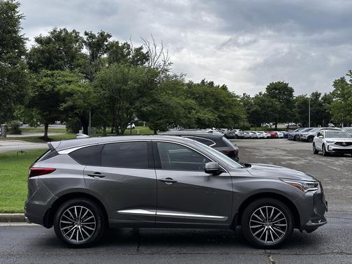 Liquid Carbon Metallic 2026 Acura RDX Advance Package