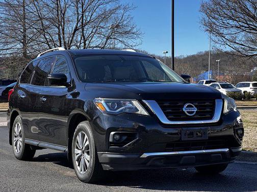 2017 Nissan Pathfinder SL