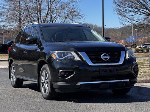 2017 Nissan Pathfinder SL