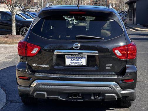 2017 Nissan Pathfinder SL