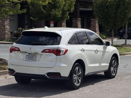 White Diamond Pearl 2017 Acura RDX Advance Package
