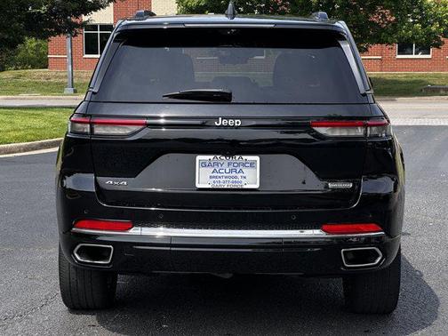 Diamond Black Crystal Pearlcoat 2022 Jeep Grand Cherokee Overland