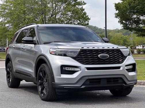 Iconic Silver Metallic 2021 Ford Explorer ST