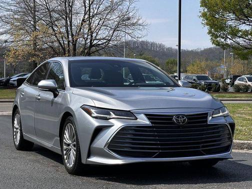 Celestial Silver Metallic 2019 Toyota Avalon Limited