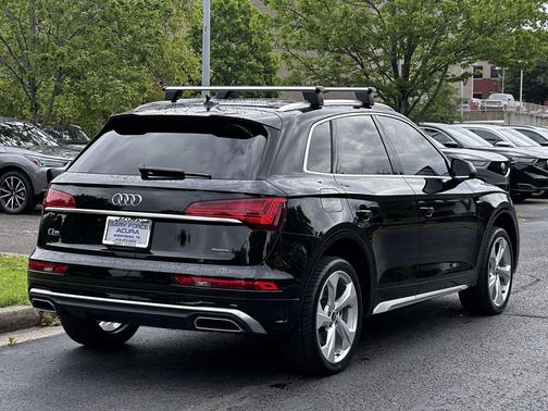 Mythos Black Metallic 2022 Audi Q5 45 S line Premium Plus