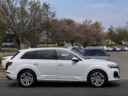 2025 Audi Q7 55 Prestige