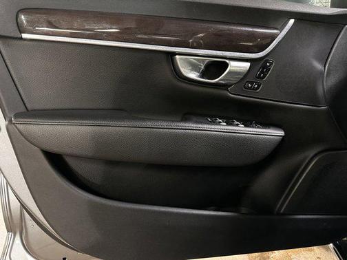 2018 Volvo S90 T5 Momentum