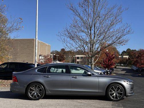 2018 Volvo S90 T5 Momentum