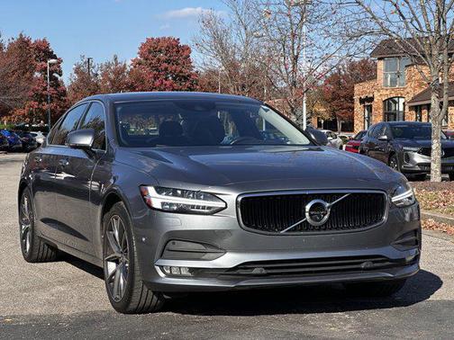2018 Volvo S90 T5 Momentum