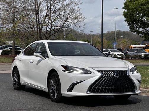 Eminent White Pearl 2024 Lexus ES 300h Ultra Luxury