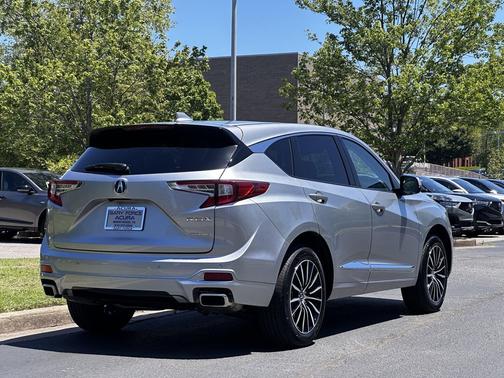 Solar Silver Metallic 2025 Acura RDX Advance Package