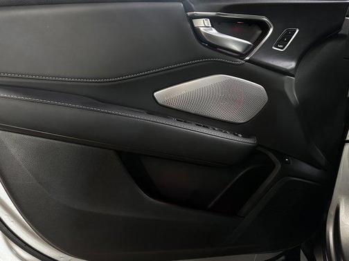 Solar Silver Metallic 2025 Acura RDX Advance Package