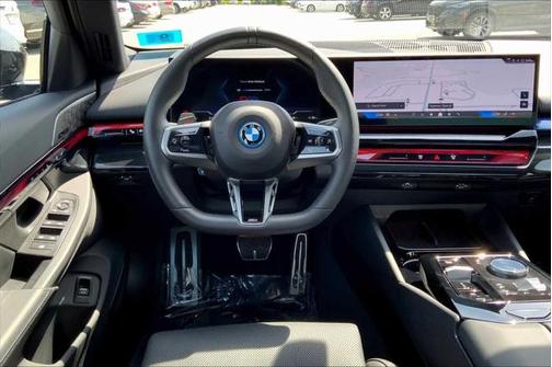 2025 BMW i5 xDrive40