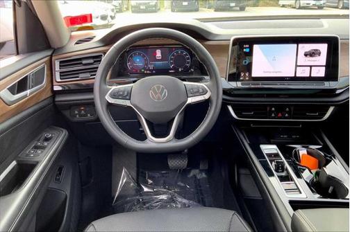 2024 Volkswagen Atlas 2.0T SE w/Technology 4MOTION