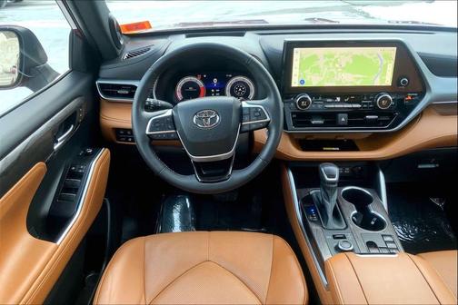 2023 Toyota Highlander Platinum