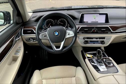 2017 BMW 750 i xDrive