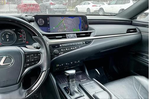 2020 Lexus ES 300h Luxury