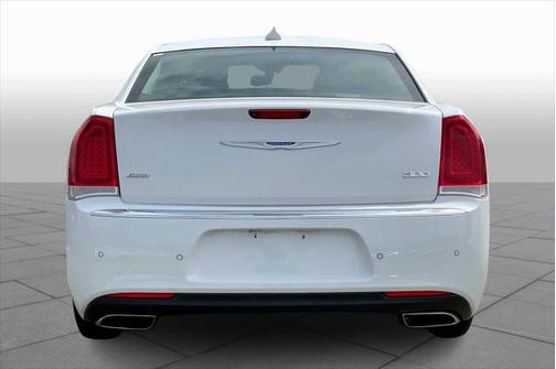 2021 Chrysler 300 Touring