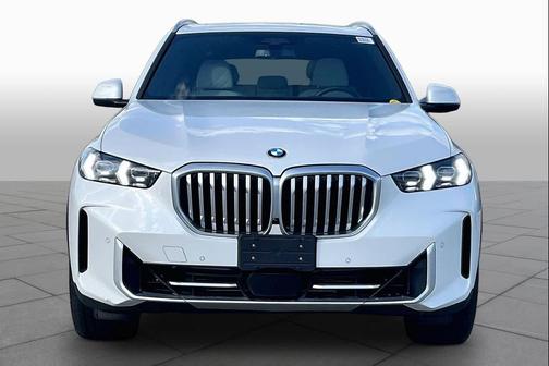 Mineral White Metallic 2024 BMW X5 xDrive40i