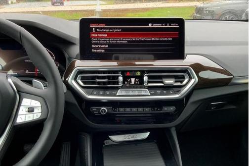 2025 BMW X4 xDrive30i