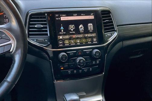 Diamond Black Crystal Pearlcoat 2021 Jeep Grand Cherokee Laredo
