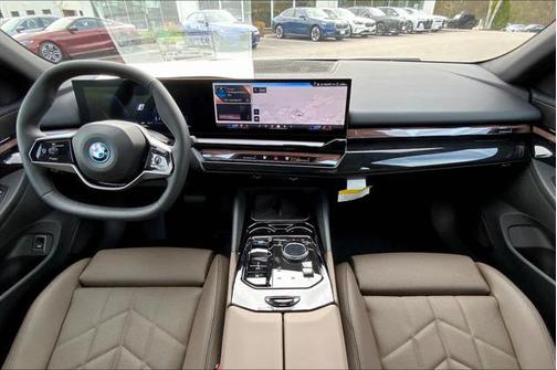 2025 BMW i5 xDrive40