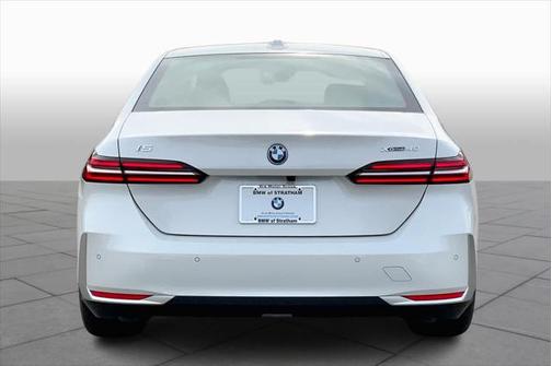 2025 BMW i5 xDrive40