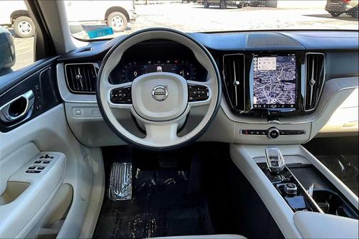 2022 Volvo XC60 B5 Inscription