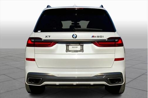 2022 BMW X7 M50i