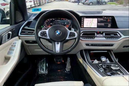 2022 BMW X7 M50i