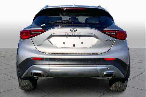 2018 INFINITI QX30 ESSENTIAL