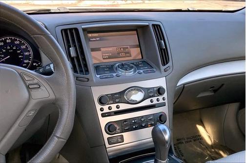 2011 INFINITI G37x Base