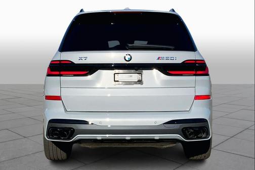 2026 BMW X7 M60i