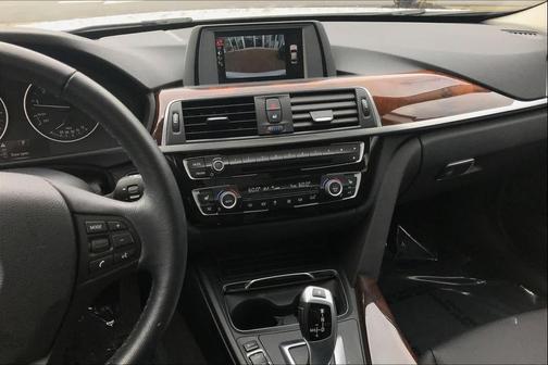 WHITE 2017 BMW 320 i