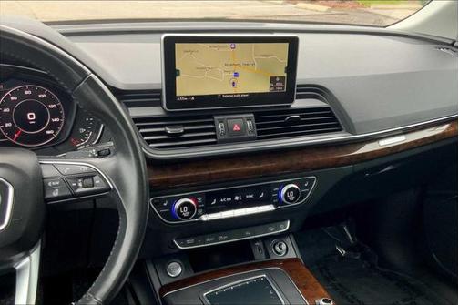 2018 Audi Q5 2.0T Premium Plus