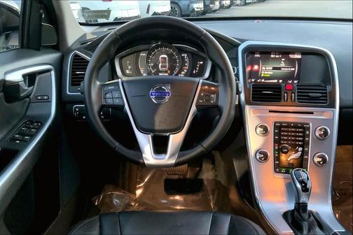 2017 Volvo XC60 T6 Dynamic
