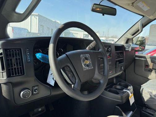 2025 Chevrolet Express 2500 RWD 2500 Regular Wheelbase WT
