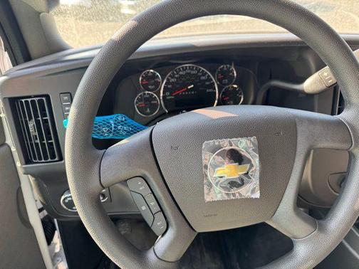 2025 Chevrolet Express 2500 RWD 2500 Regular Wheelbase WT