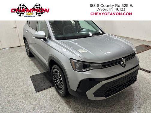 Silver Metallic 2025 Volkswagen Taos 1.5T SE