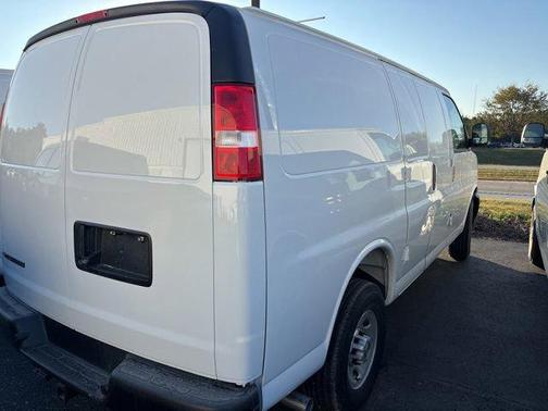 2025 Chevrolet Express 2500 RWD 2500 Regular Wheelbase WT