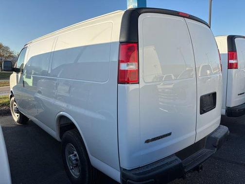 2025 Chevrolet Express 2500 RWD 2500 Regular Wheelbase WT