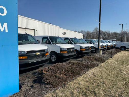 2025 Chevrolet Express 2500 RWD 2500 Regular Wheelbase WT