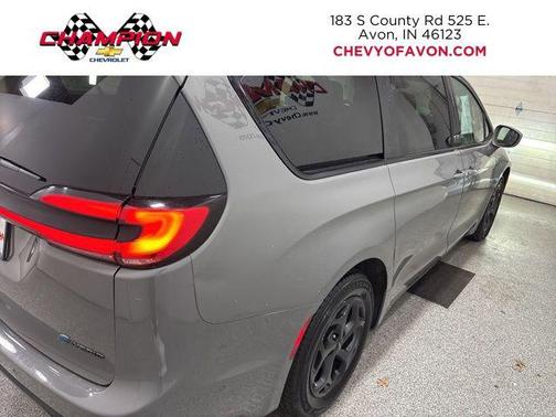 2022 Chrysler Pacifica Hybrid Touring L