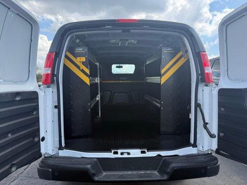 2025 Chevrolet Express 2500 RWD 2500 Regular Wheelbase WT