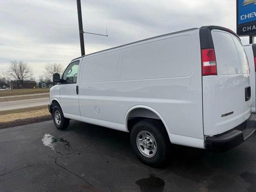 2025 Chevrolet Express 2500 RWD 2500 Regular Wheelbase WT